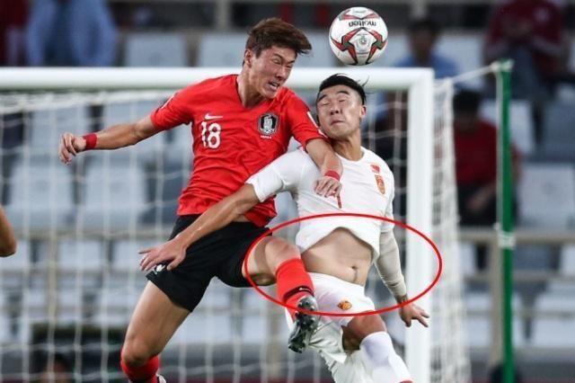 体育比赛尴尬瞬间搞笑视频,体育比赛的尴尬瞬间